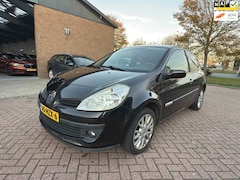 Renault Clio - 1.2 TCE Special Rip Curl 1 eigenaar