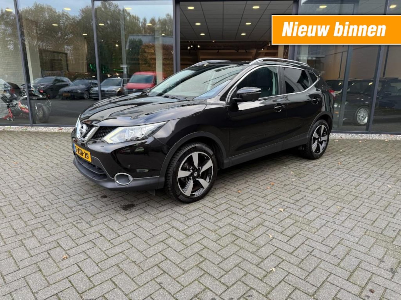 Nissan Qashqai - 1.2 Connect,Pano,Lane Ass.,Trekhk,Cam360,Clima,Cruise,Stoelverw, - AutoWereld.nl