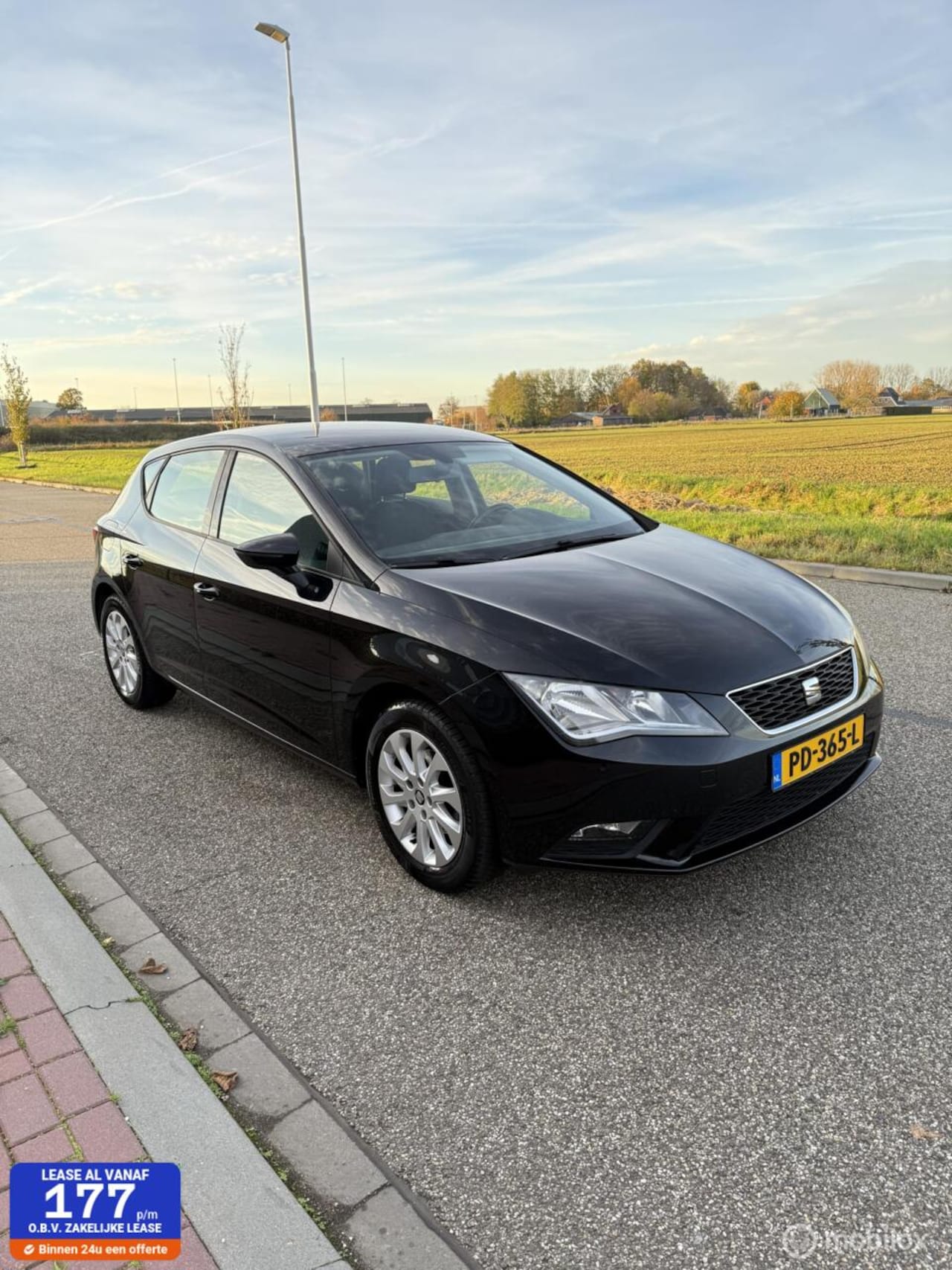SEAT Leon - 1.2 TSI Style Business 1.2 TSI Style Business - AutoWereld.nl
