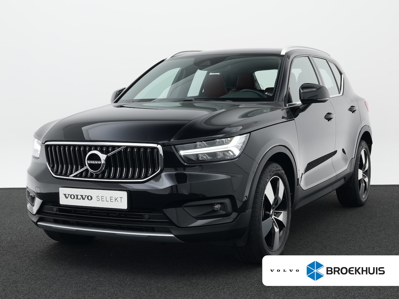 Volvo XC40 - 2.0 T4 Inscription | Harman Kardon | Adaptive Cruise | BLIS | Leder | Camera | Elek Stoele - AutoWereld.nl