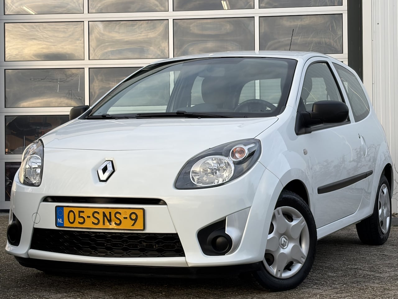 Renault Twingo - 1.2-16V Authentique 75pk | Centrale vergrendeling met afstandsbediening | Elektrische rame - AutoWereld.nl
