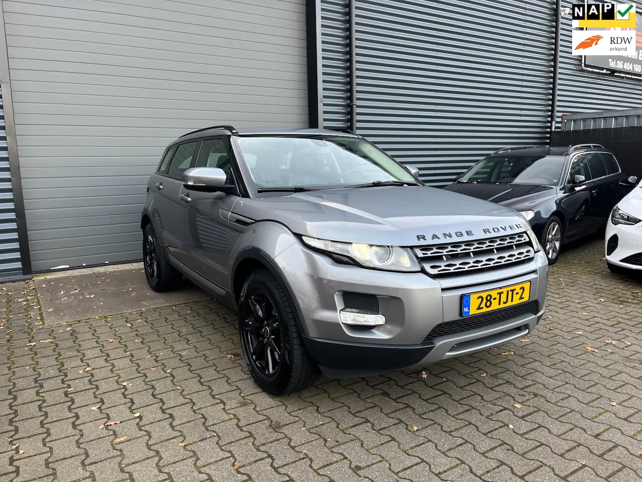 Land Rover Range Rover Evoque - 2.2 TD4 4WD Pure PANO/STOELVERWARMING - AutoWereld.nl