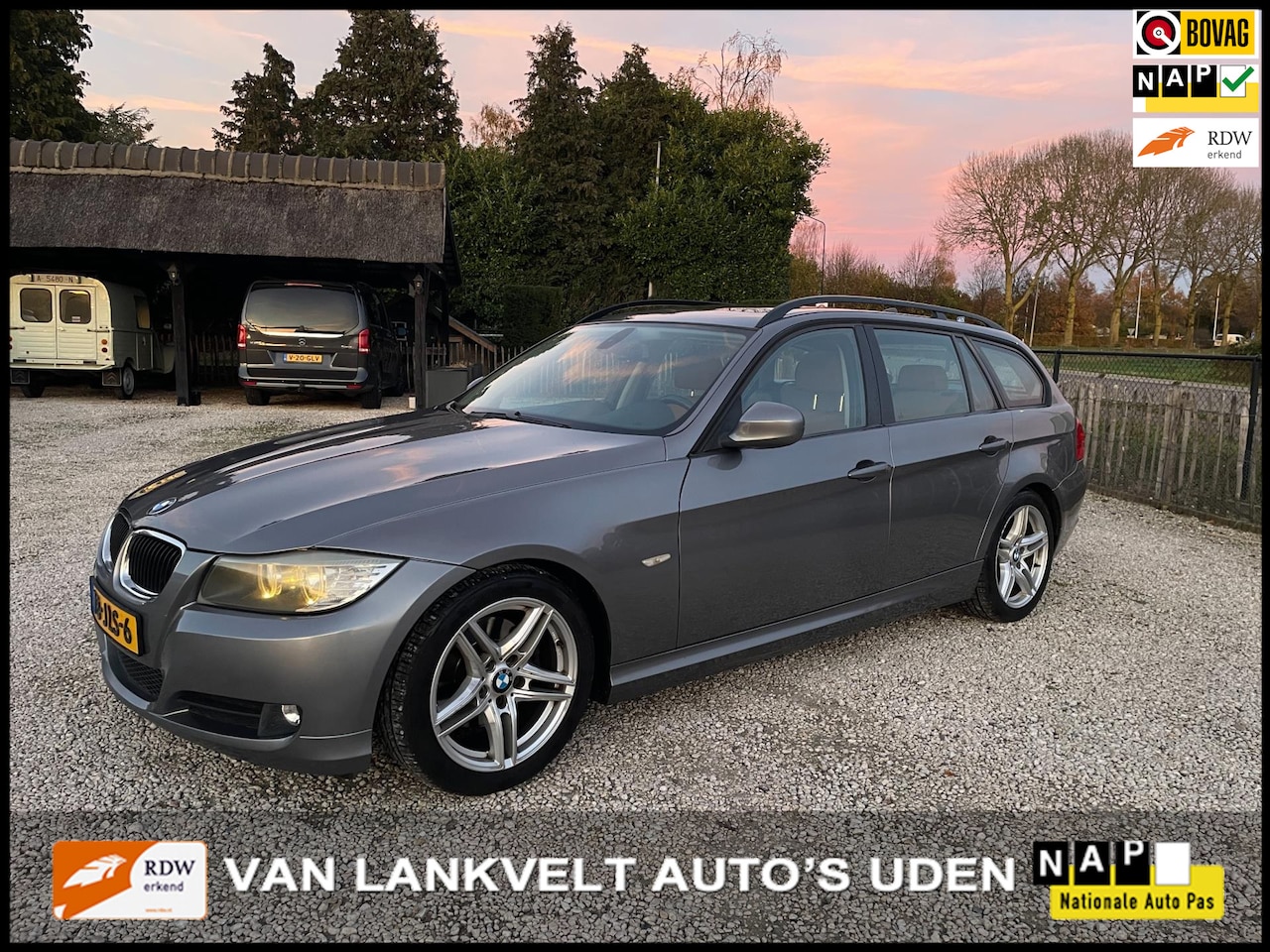 BMW 3-serie Touring - 320i 170pk Business Line Leder, Trekhaak, Schuifdak - AutoWereld.nl
