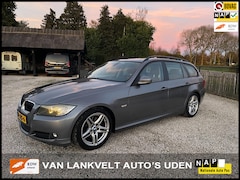 BMW 3-serie Touring - 320i 170pk Business Line Leder, Trekhaak, Schuifdak