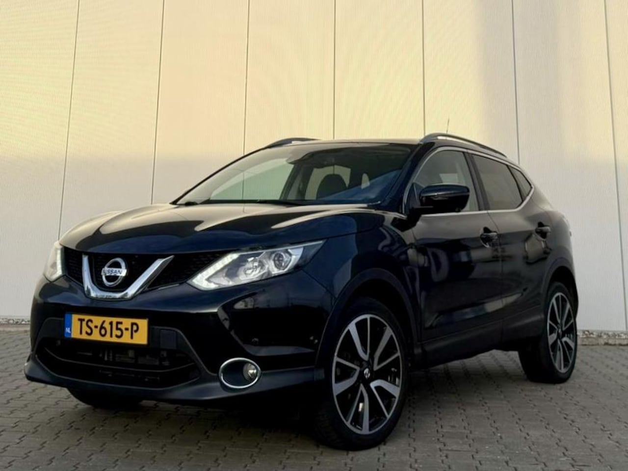 Nissan Qashqai - 1.2 Tekna LaneAssist PDC TREKHAAK - AutoWereld.nl