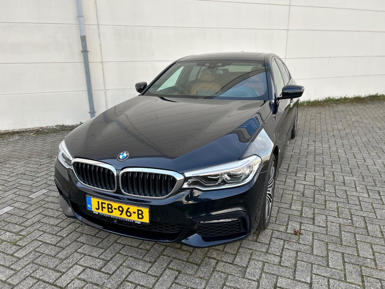 BMW 5-serie - 530e iPerformance High Executive M-Sport Dak Head Up Softclose Harman Kardon Leder Stoelve - AutoWereld.nl