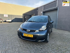 Toyota Aygo - 1.0-12V Comfort Navigator Airco Elek. Pakket 5drs APK NAP