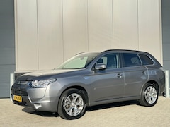 Mitsubishi Outlander - 2.0 PHEV instyle Te koop aangeboden: een Mitsubishi Outlander Plug-in Hybrid uit 2014 met kenteken 1-THG-58
