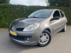 Renault Clio - 1.2-16V Special Line AIRCO APK RCD KOOPJE