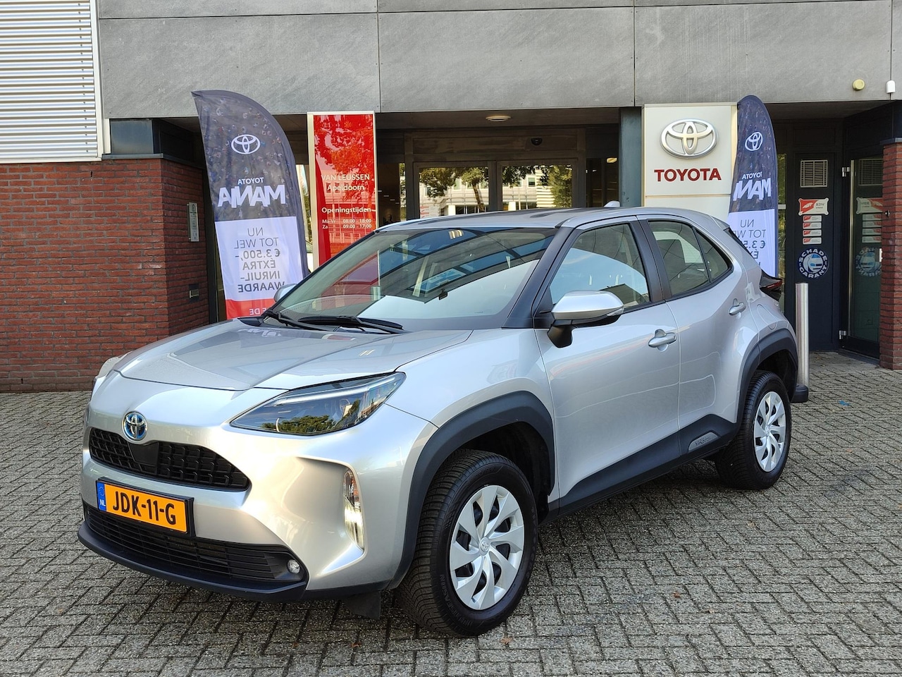 Toyota Yaris Cross - 1.5 Hybrid 4S-BANDEN APPLE/ANDROID CLIMA AD-CRUISE CAMERA BLUETOOTH - AutoWereld.nl