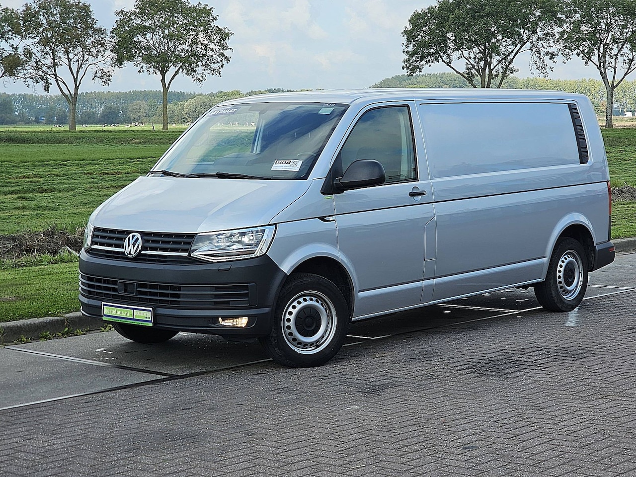 Volkswagen Transporter - 2.0 TDI L2H1 utomaat Airco Standkachel Cruise Navi Multibeam LED Euro6 150 PK! - AutoWereld.nl