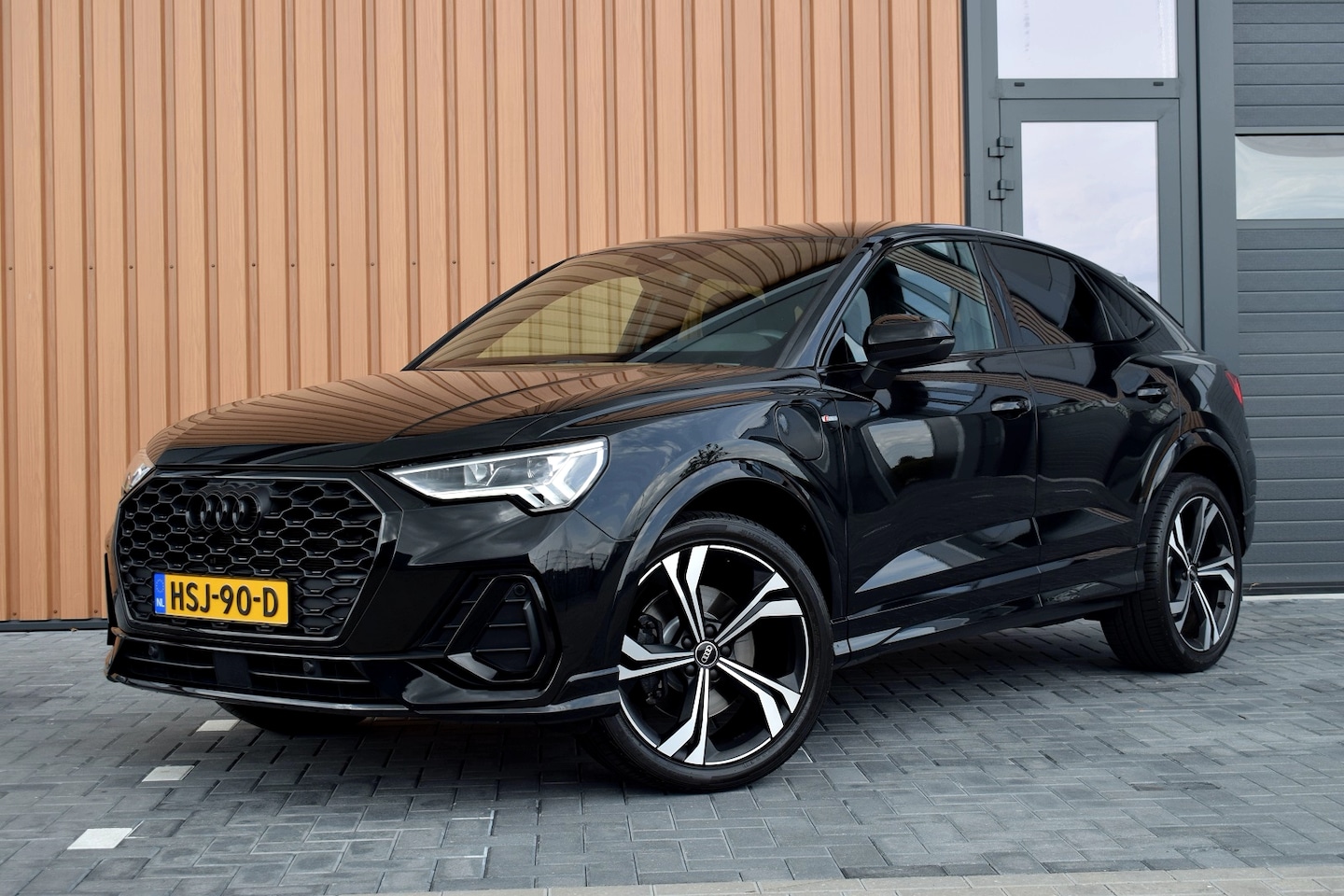 Audi Q3 Sportback - 45 TFSIe S-line | Camera | Keyless | ACC | 20" - AutoWereld.nl