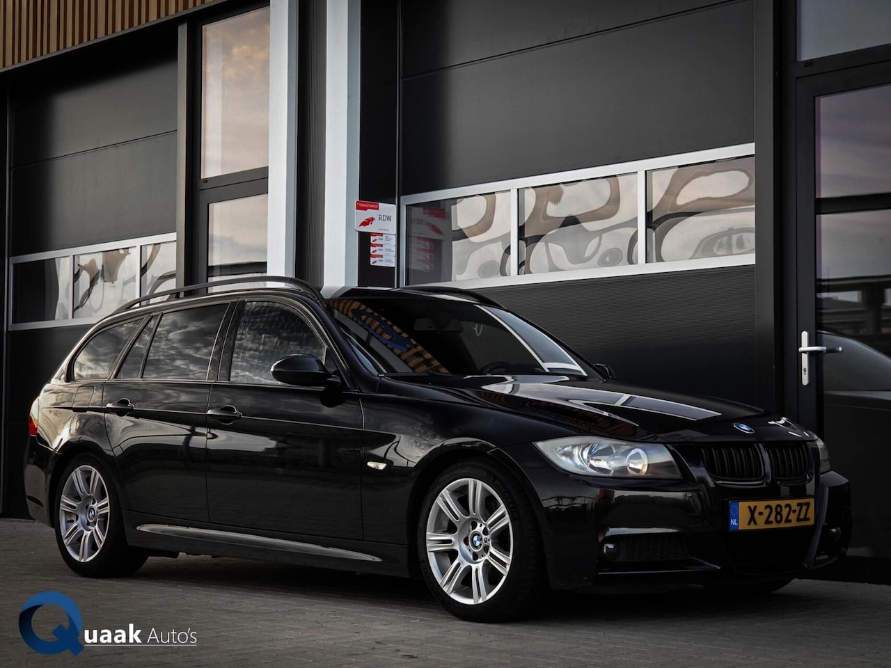 BMW 3-serie Touring - 320i High Executive 320i High Executive - AutoWereld.nl