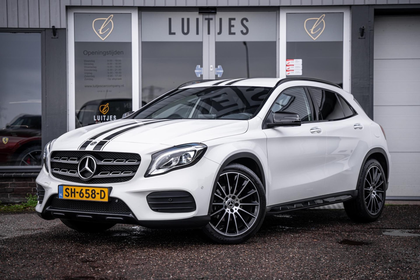 Mercedes-Benz GLA-Klasse - 200 Edition-1 AMG I Carplay I Trekhaak I Camera I Sfeerverl. I NL-auto I Dealeronderh. - AutoWereld.nl