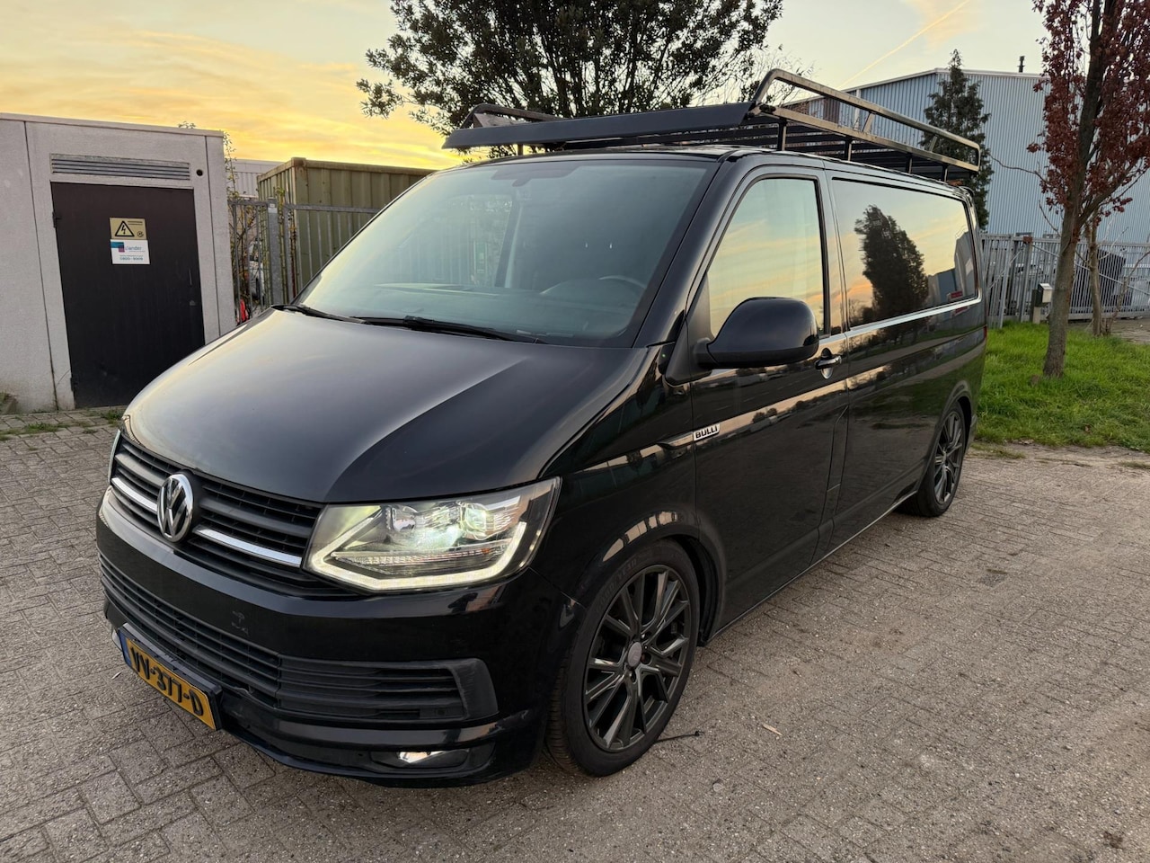 Volkswagen Transporter - 2.0 TDI L1H1 Highline Bj2016, Sportpakket! Xenon! - AutoWereld.nl