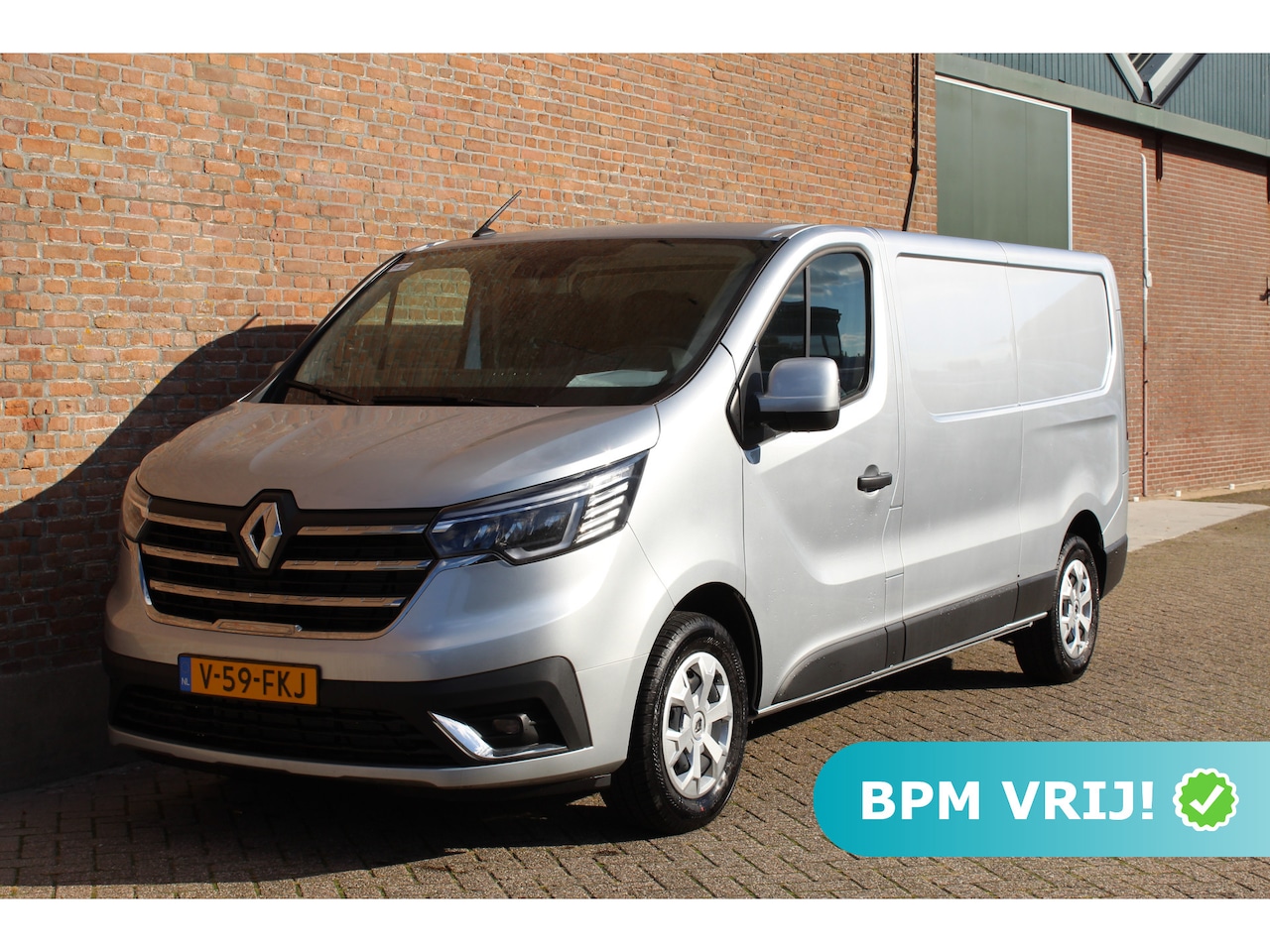 Renault Trafic - 2.0 dCi 110 T30 L2H1 Work Edition - Reservewiel / Vierseizoenbanden - EASY LINK navi - AutoWereld.nl