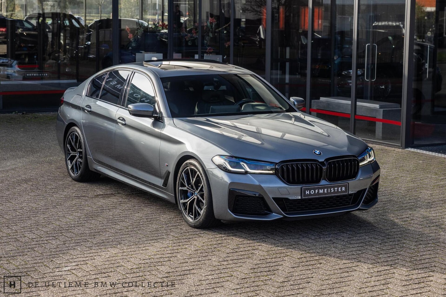 BMW 5-serie - 530i M-Sport | Dak | M-Stoelen | Trekhaak - AutoWereld.nl