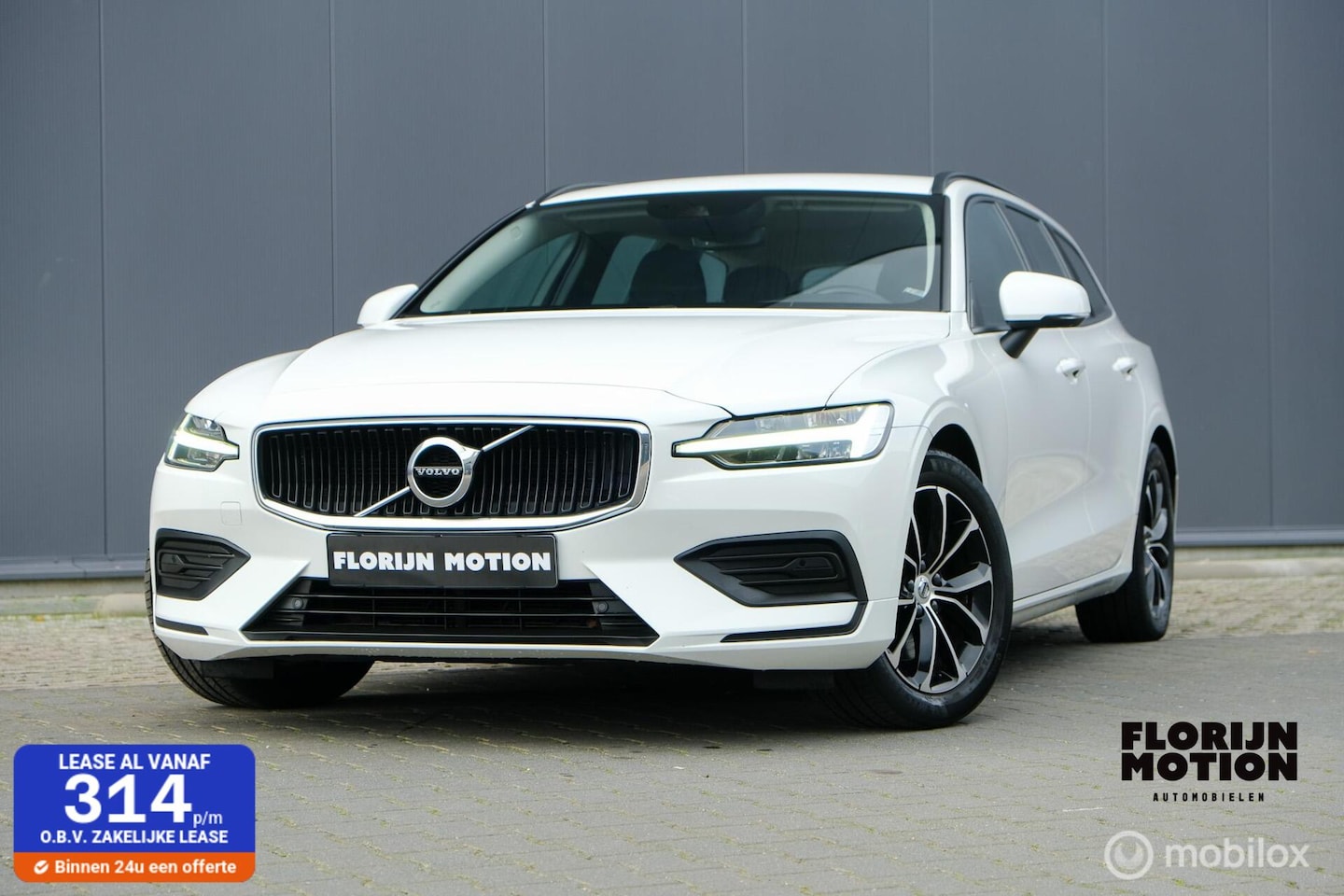 Volvo V60 - 2.0 B3 Momentum Advantage | Trekhaak | Camera | Adaptieve cruise | Stuur en stoelverw. | r - AutoWereld.nl