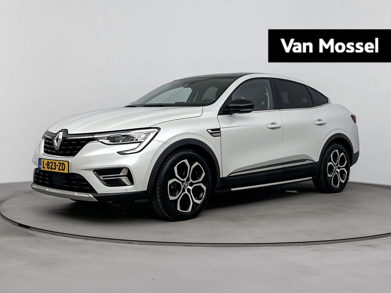 Renault Arkana - 1.6 E-Tech Hybrid Intens 145PK | Sidesteps | Trekhaak | Achteruitrijcamera | Navigatie | C - AutoWereld.nl