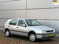 Volkswagen Golf - 1.8 GL |80.000 km NAP |APK 02-2027 |Trekhaak |2 Sleutels |Boekjes aanwezig