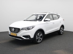 MG ZS - EV Luxury 45 kWh | 1e-Eigenaar | Leder | Navi | Panoramadak | Apple CarPlay | Camera | Ada