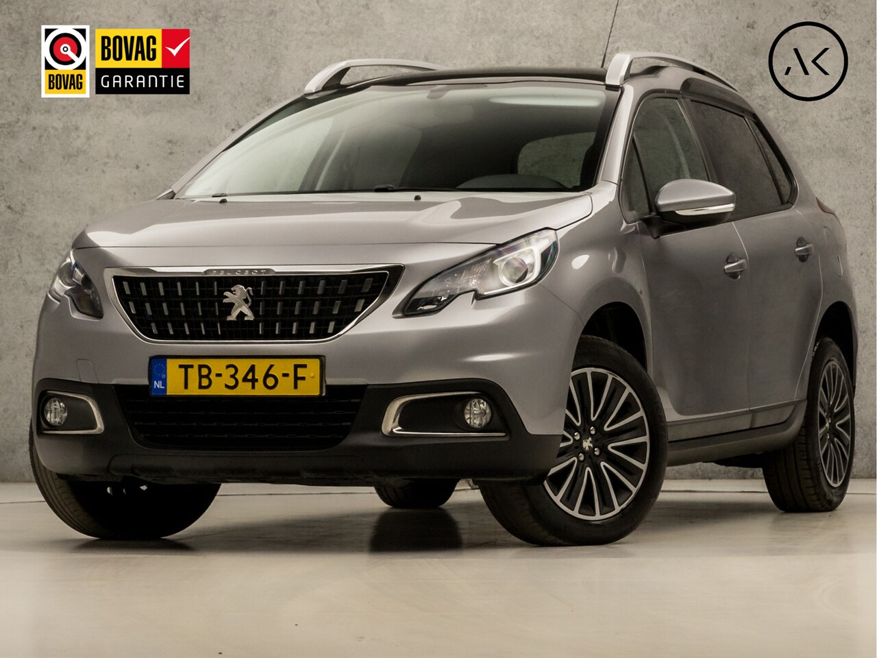 Peugeot 2008 - 1.2 PureTech Sport (PANORAMADAK, APPLE CARPLAY, NAVIGATIE, GETINT GLAS, LM VELGEN, SPORTST - AutoWereld.nl