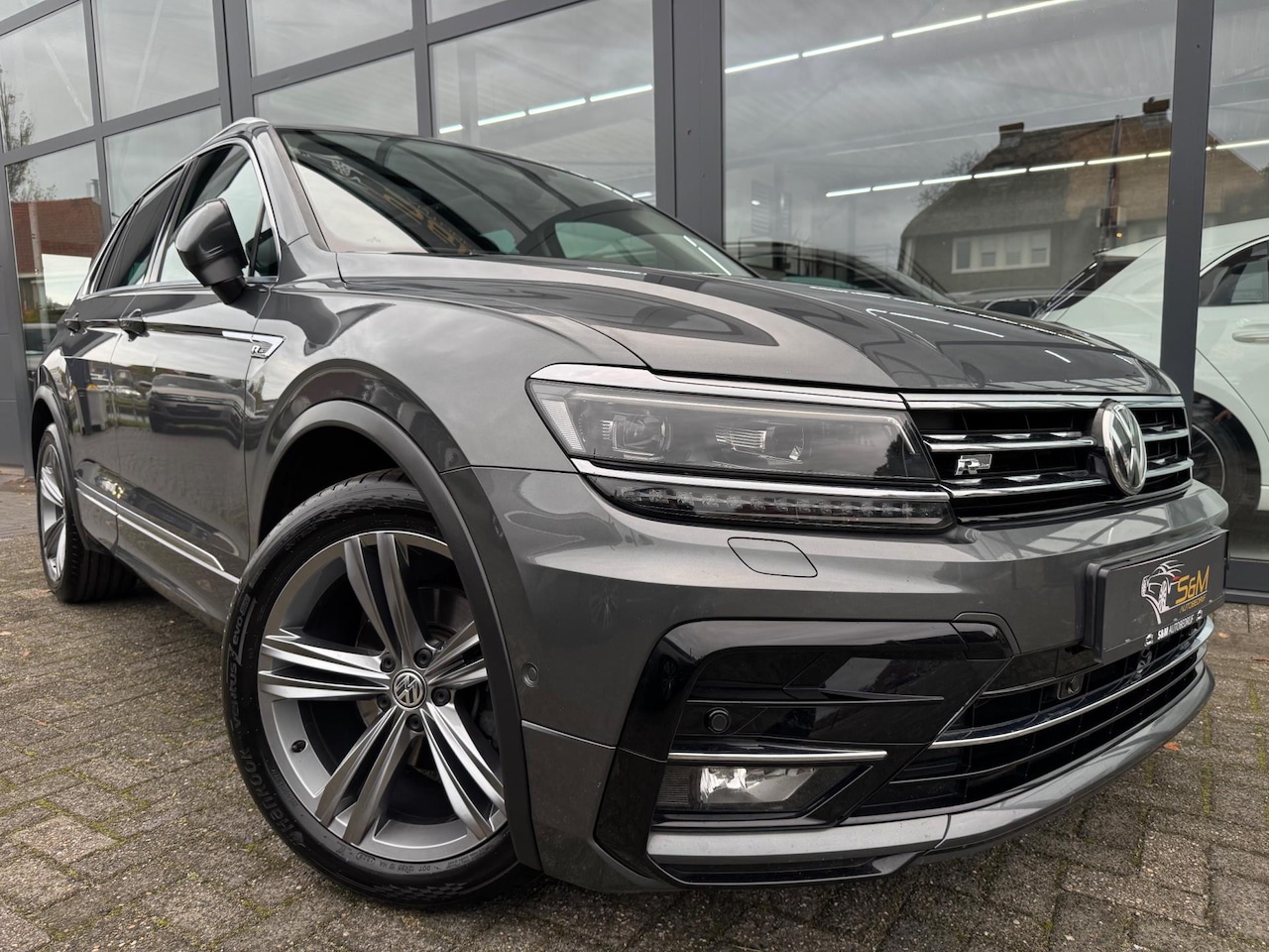 Volkswagen Tiguan - 1.5 TSI ACT Highline Business R-Line | Pano. | 360• Camera - AutoWereld.nl