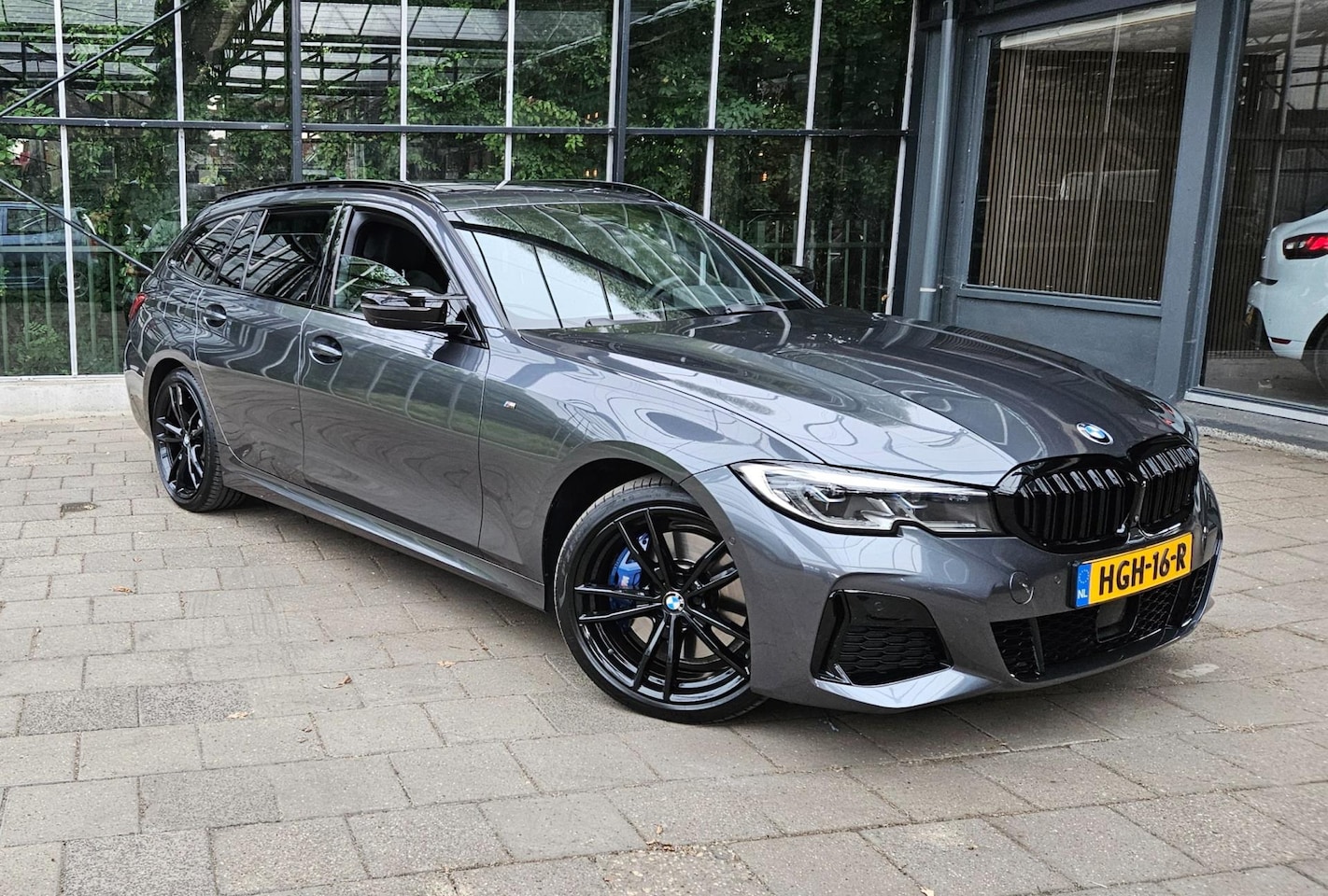 BMW 3-serie Touring - M340i xDrive High Executive / M-sport / 374PK / HUD / PANO / LASER / MEMORY - AutoWereld.nl