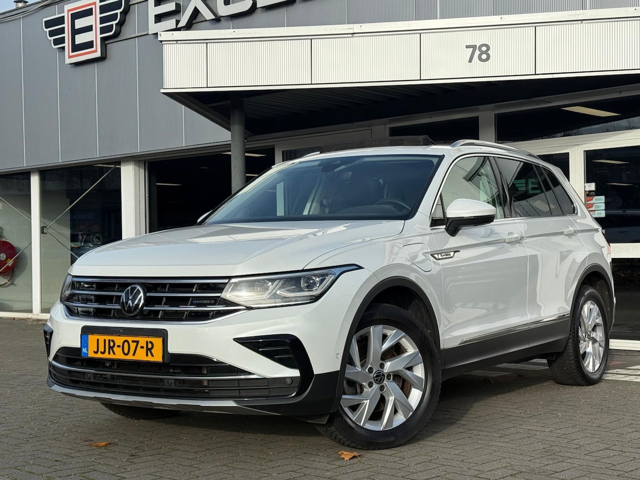 Volkswagen Tiguan - 1.4 TSI eHybrid Elegance Exclusive | Pano | Leder - AutoWereld.nl