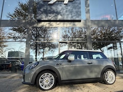 MINI Mini-Electric - Camden Edition 33 kWh | Panorama-dak | Leder | Achteruitrijcamera | Stoelverwarming | Adap