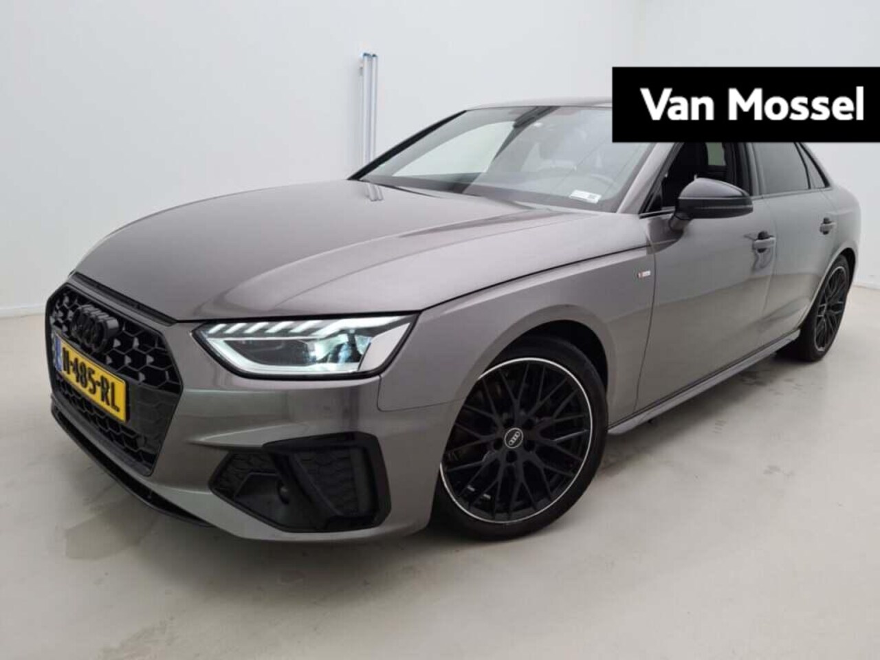 Audi A4 Limousine - 35 TFSI S edition Competition 150 PK | S-line | Navigatie | Cruise Control | Trekhaak | Cl - AutoWereld.nl