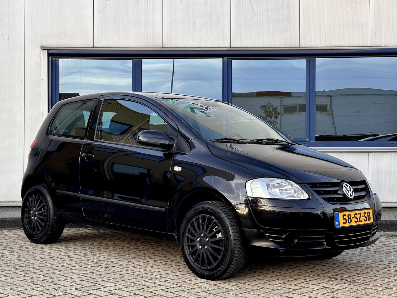 Volkswagen Fox - 1.4 Trendline l Nieuwe APK l 2e eig. l 130.680 km l NAP l - AutoWereld.nl
