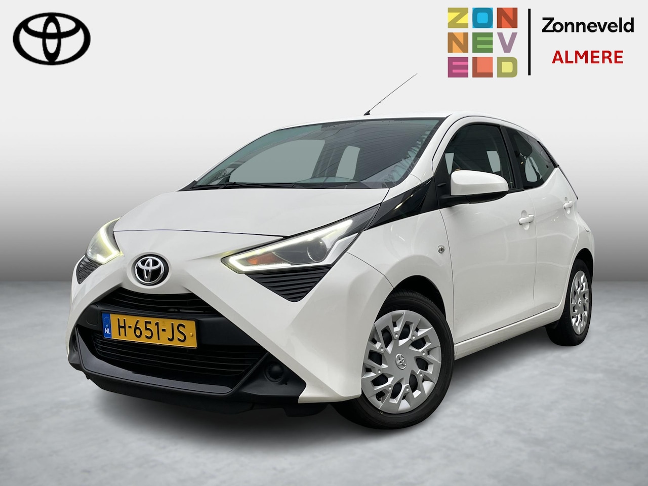 Toyota Aygo - 1.0 VVT-i x-play 1.0 VVT-i x-play - AutoWereld.nl