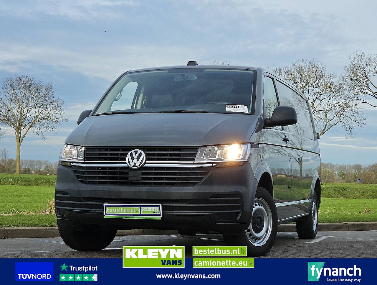 Volkswagen Transporter - 2.0 TDI L2H1 Automaat - AutoWereld.nl