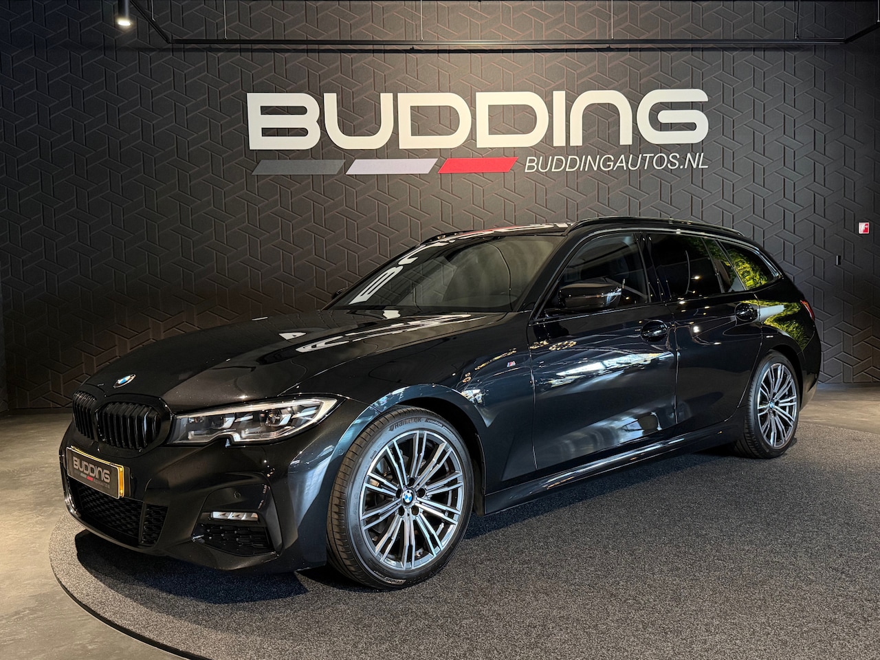 BMW 3-serie Touring - 318i Business Ed | M-sport | Trekhaak | CarPlay - AutoWereld.nl
