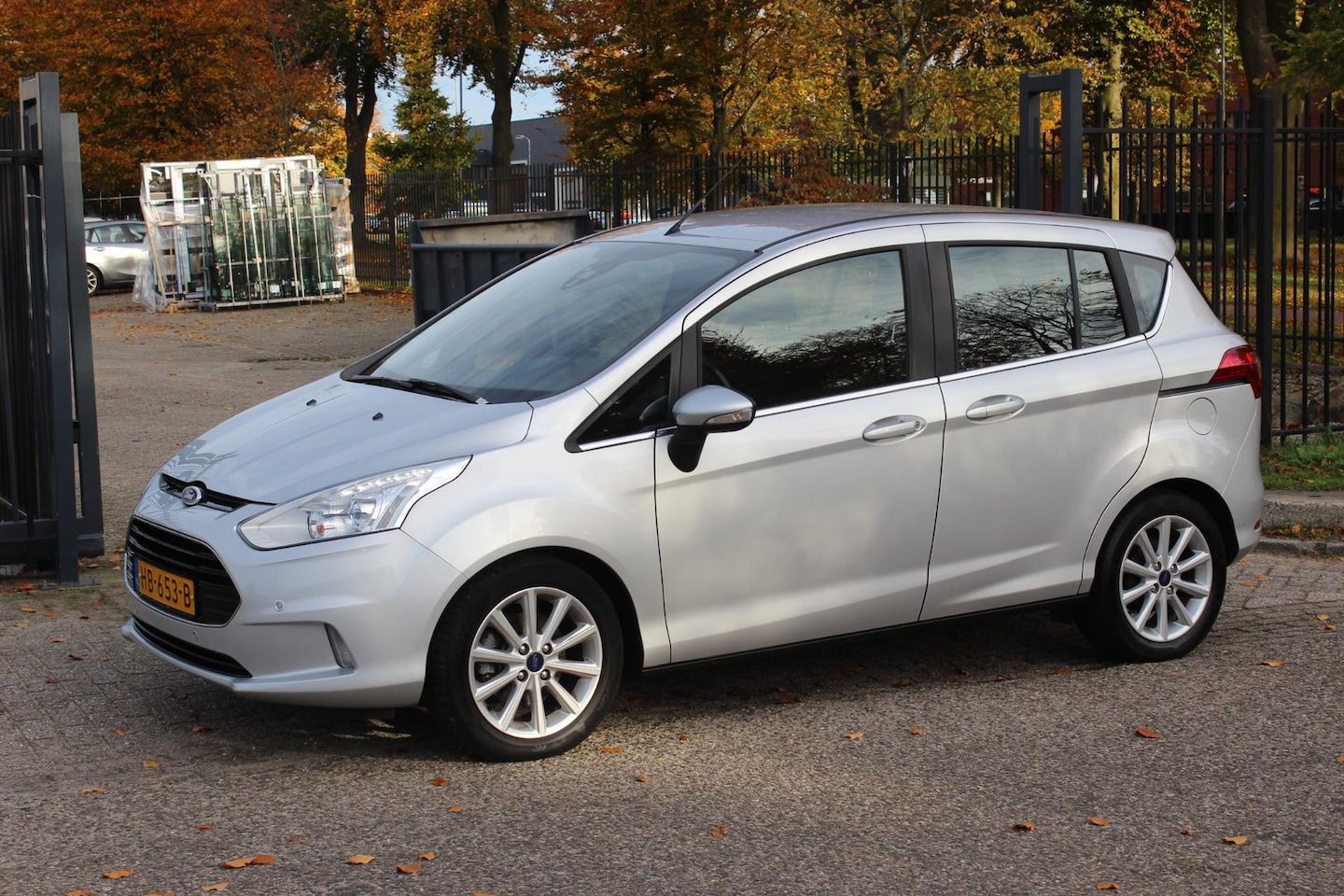 Ford B-Max - 1.0 EcoBoost Titanium 1.0 EcoBoost Titanium, camera, navigatie! - AutoWereld.nl