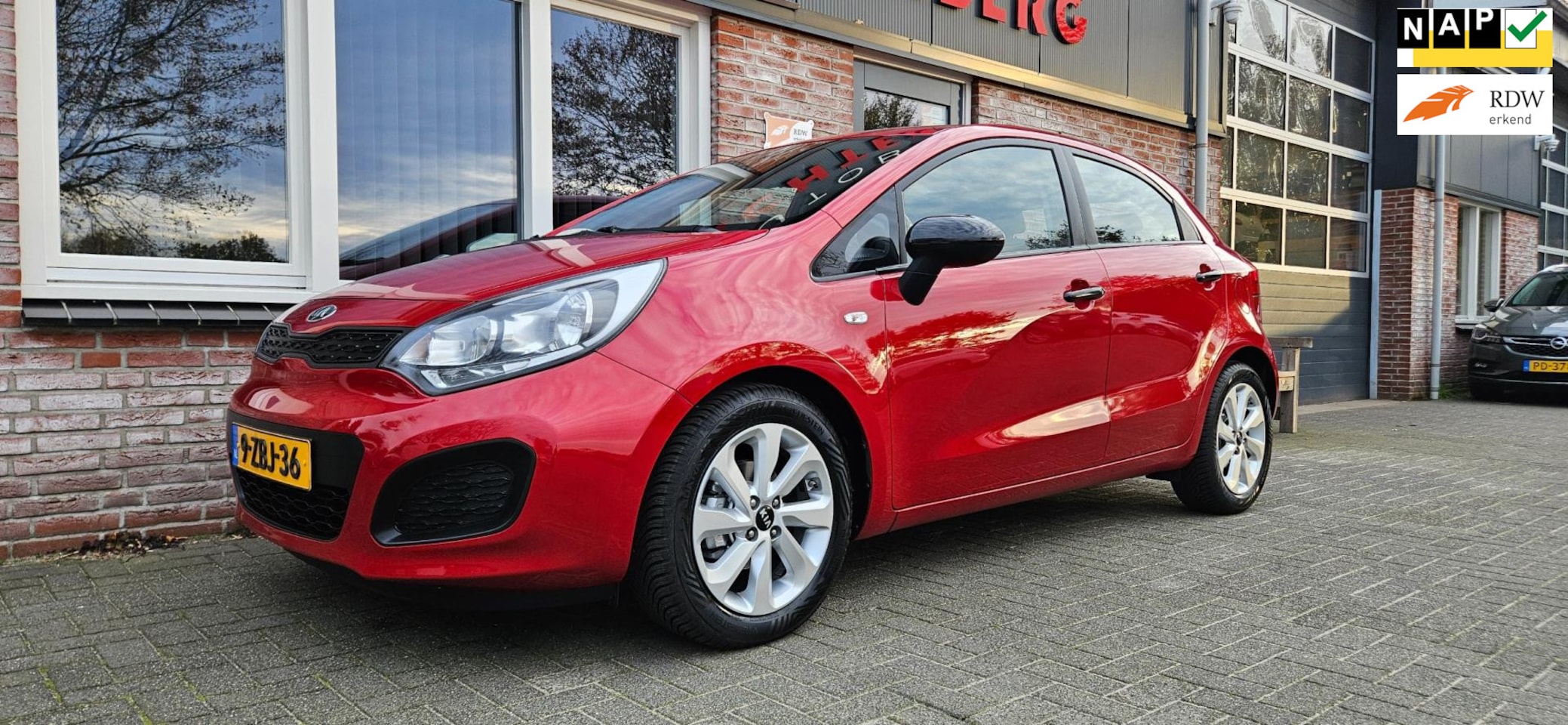 Kia Rio - 1.2 CVVT ComfortLine Airco! 5-Deurs! NAP! Dealer Onderhouden! Nette Auto! - AutoWereld.nl