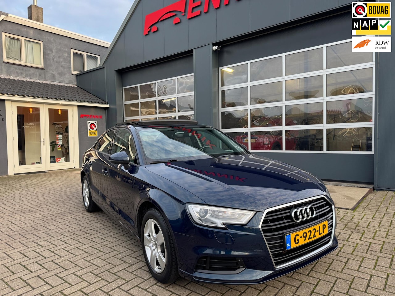 Audi A3 Limousine - 30 TFSI Pro Line / Pano / Leder / Cruise / Navi / NL Auto met NAP. - AutoWereld.nl