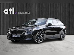 BMW 5-serie Touring - 540d xDrive M-sport | Pano | HUD | Bowers & Wilkins | Keyless | 21" | Iconic Glow | 360 |