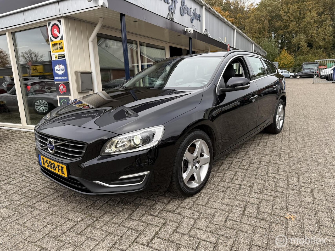 Volvo V60 - 1.6 T3 Momentum 1.6 T3 Momentum - AutoWereld.nl