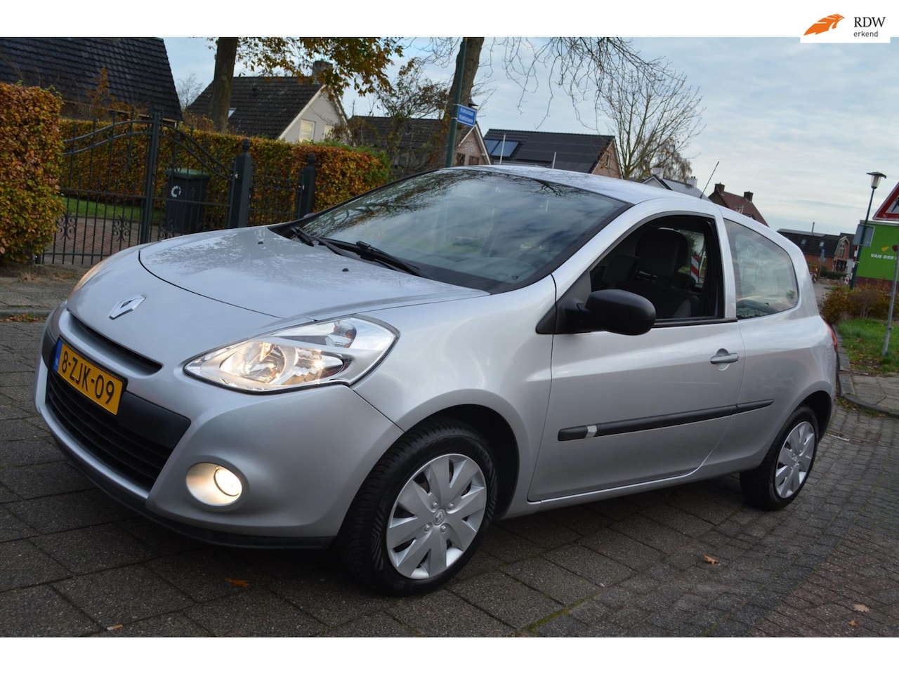 Renault Clio - 1.2 Sélection Business 1.2 Sélection Business - AutoWereld.nl