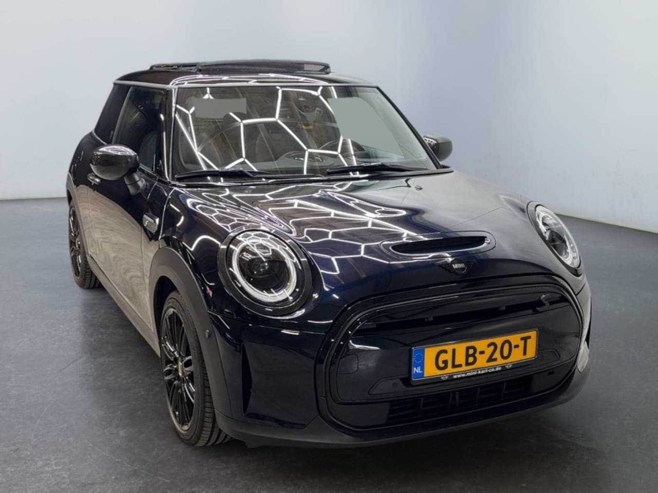 MINI Mini-Electric - Camden Ed. 33 kWh | Head-up Display | Panoramadak | Leder | - AutoWereld.nl
