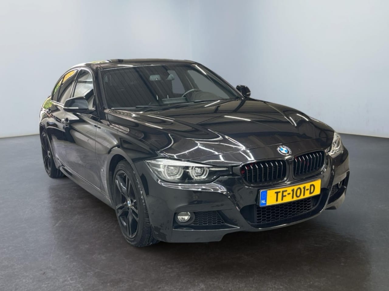 BMW 3-serie - 330e M-Sport Shadow Executive | Lederen bekleding | Camera | - AutoWereld.nl