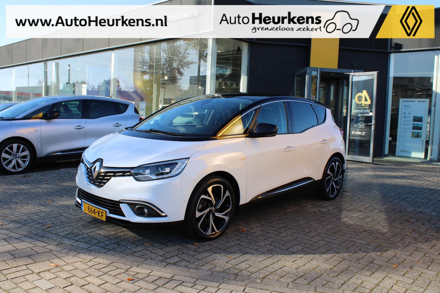 Renault Scénic - TCe 130 Bose | Panoramisch Glazen Dak | Afn Trekhaak | Dealer Onderhouden | - AutoWereld.nl