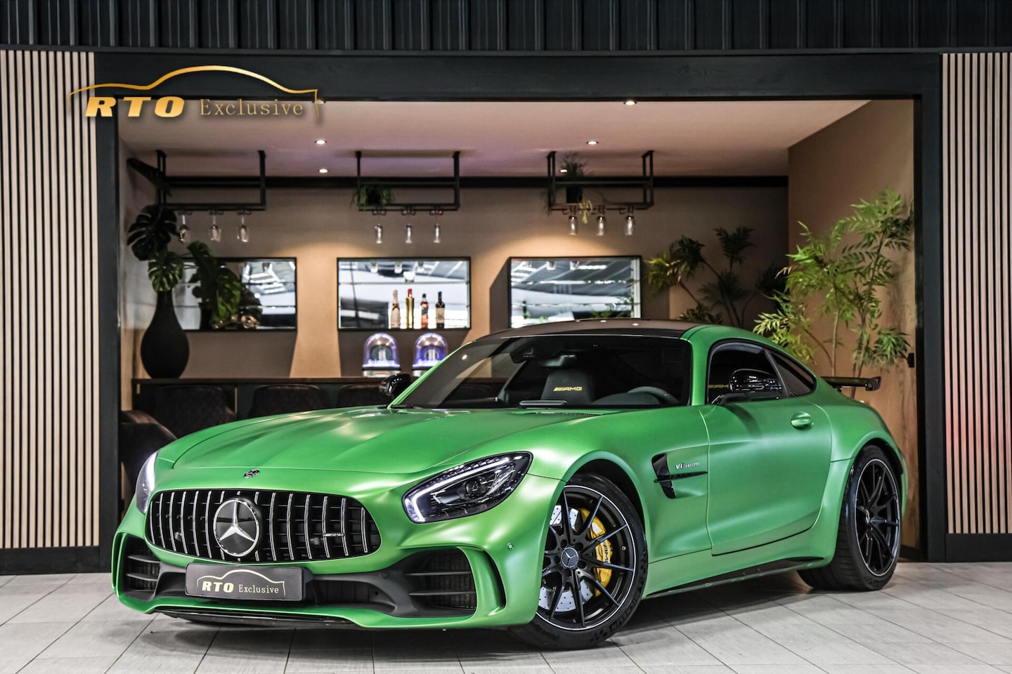 Mercedes-Benz AMG GT - 4.0 R|Green Hell Magno|Carbon|Achterasbest. - AutoWereld.nl