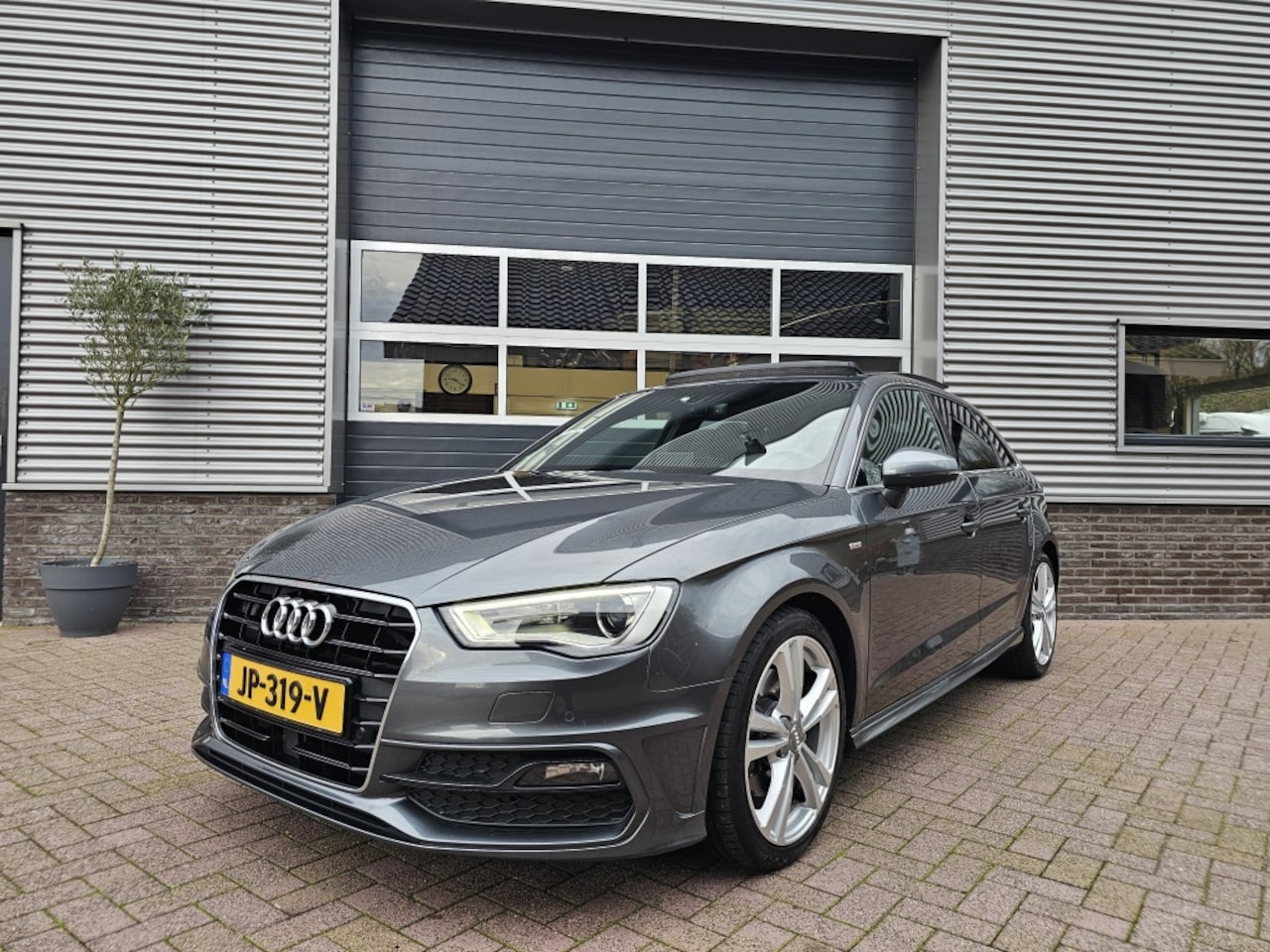 Audi A3 Sportback - | NL Auto | Pano | S-L 1.8 TFSI Ambi. PL+ - AutoWereld.nl
