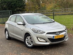 Hyundai i30 - 1.6 GDI i-Drive /Navi/Camera/Airco/