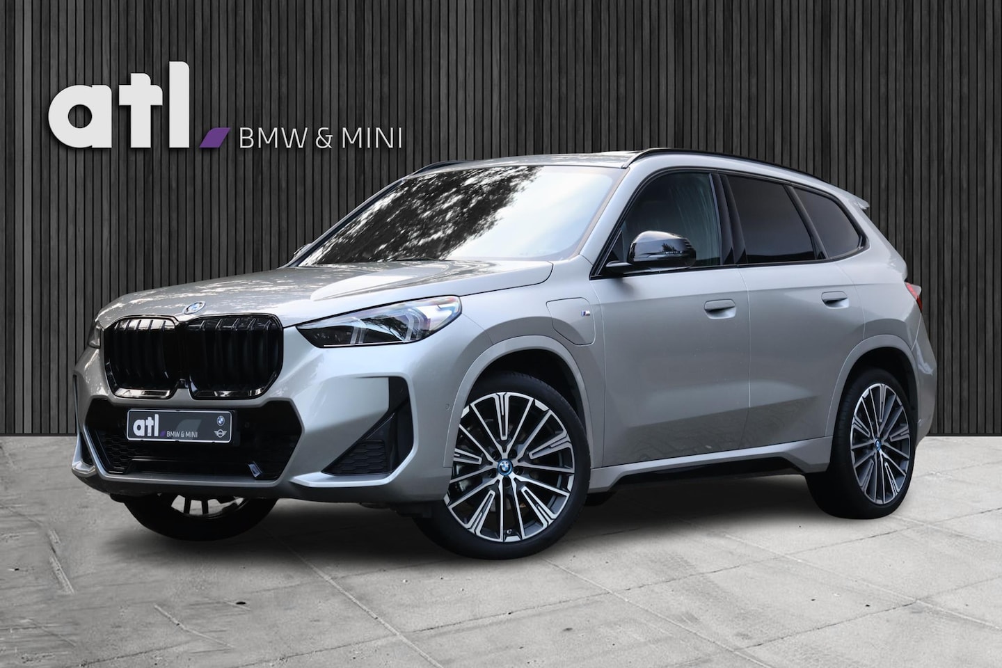 BMW X1 - xDrive30e M-Sport | HUD | Pano | Harman Kardon | Adap cruise | Elektr. Trekhaak | DAB | Sh - AutoWereld.nl