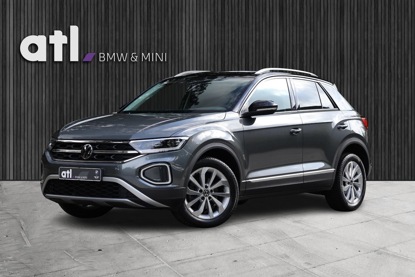Volkswagen T-Roc - 1.0 TSI Life Business LED, Navi, Adap Cruise, Apple Carplay, Massage, Adaptieve koplampen, - AutoWereld.nl