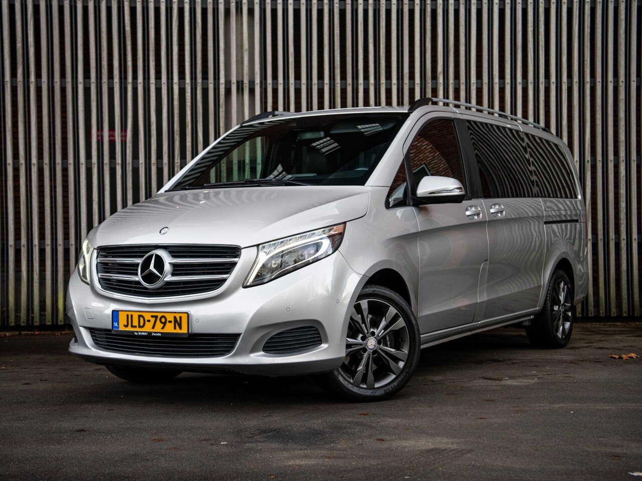 Mercedes-Benz V-klasse - V250d 190pk 4-MATIC L2 7-Pers. *MARGE* |Leder|LED|Gr.Navi|ClimateControl|DEALER ONDH.|Trek - AutoWereld.nl